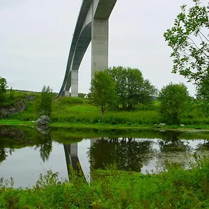 1 van de hoge bruggen tussen de Vesteralen en de Lofoten